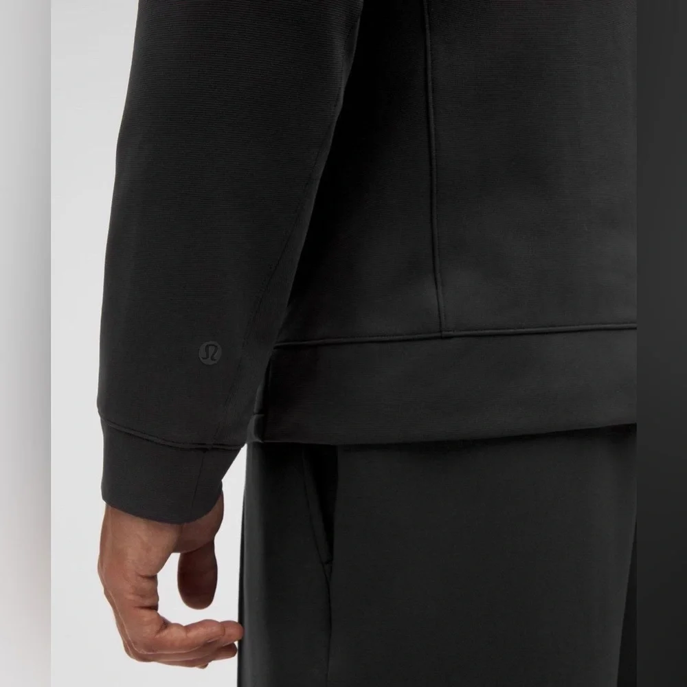 Lululemon Men’s “Sojourn” Jacket (L) *NEW FOR FALL/WINTER*